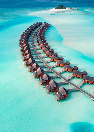 Anantara Dhigu Maldives Resort Wants to Teach You How to Surf